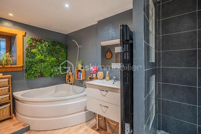 Appartement - 100 m² - 4 pièces