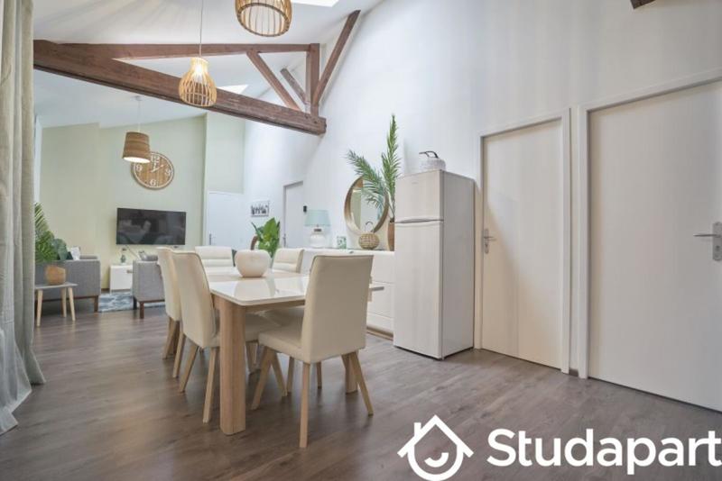 Chambre - 10 m² - 1 pièce