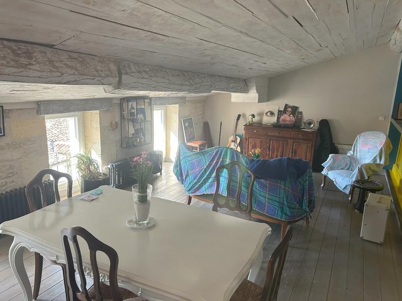 Maison - 270 m² - 10 pièces