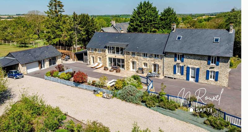 Maison - 300 m² - 12 pièces