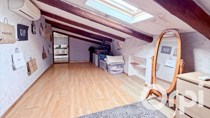 Maison - 177 m² - 5 pièces