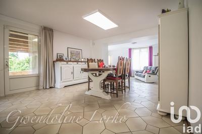 Maison - 202 m² - 8 pièces