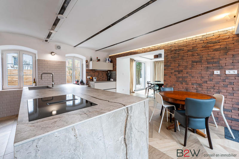 Maison contemporaine - 220 m² - 8 pièces