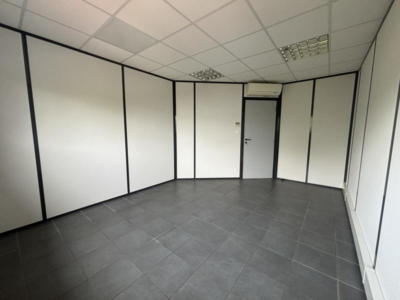 Bureau - 440 m² - 27 pièces