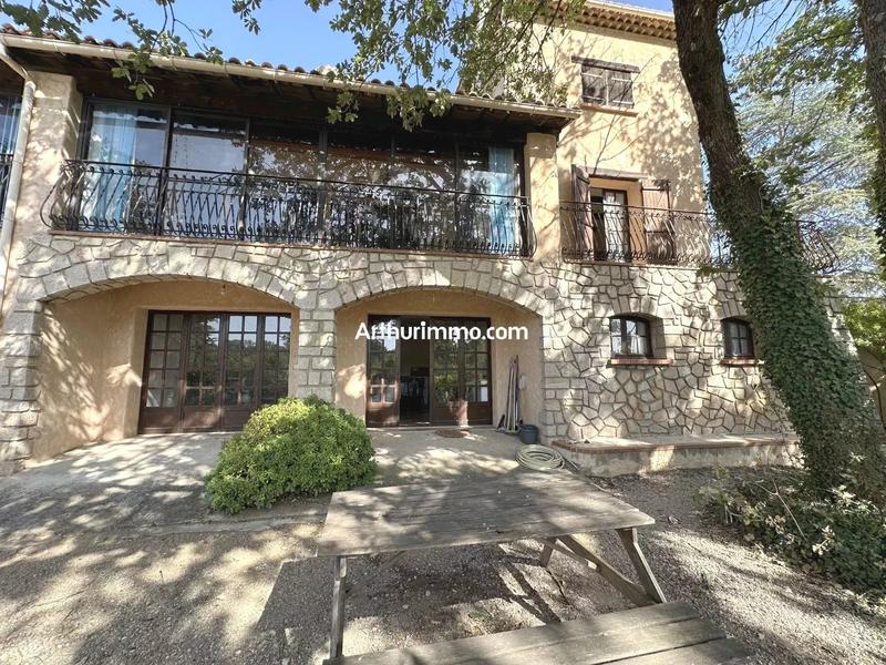 Maison - 290 m² - 12 pièces