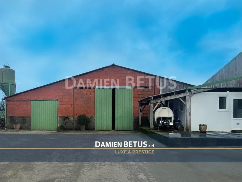 Propriété - 2 655 m² - 14 pièces