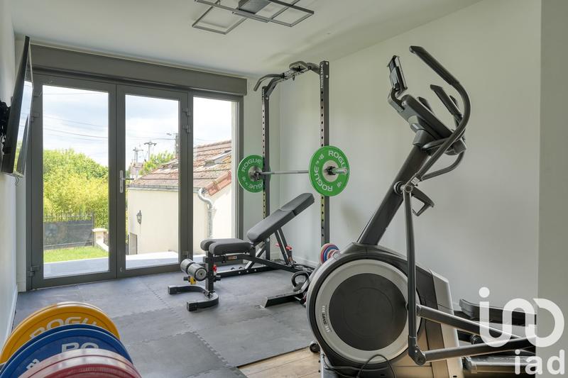 Maison - 200 m² - 8 pièces