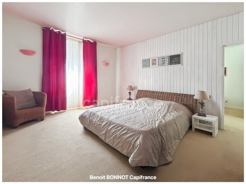 Maison en pierre - 250 m² - 8 pièces