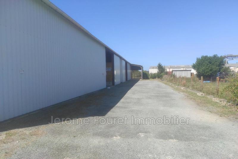 Local commercial - 3 050 m²