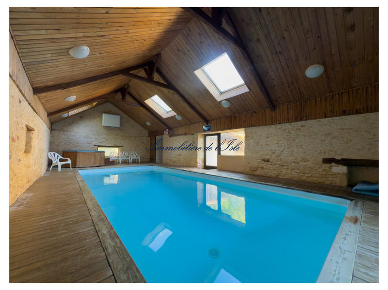 Maison - 145 m² - 6 pièces