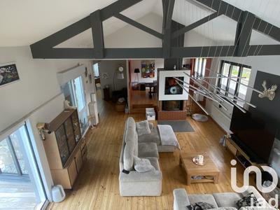 Maison - 210 m² - 7 pièces