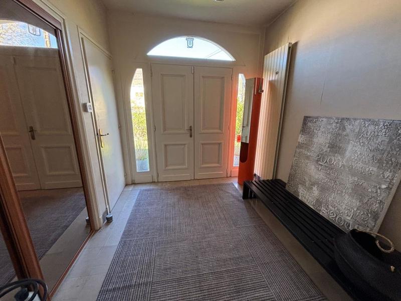 Maison - 241 m² - 6 pièces