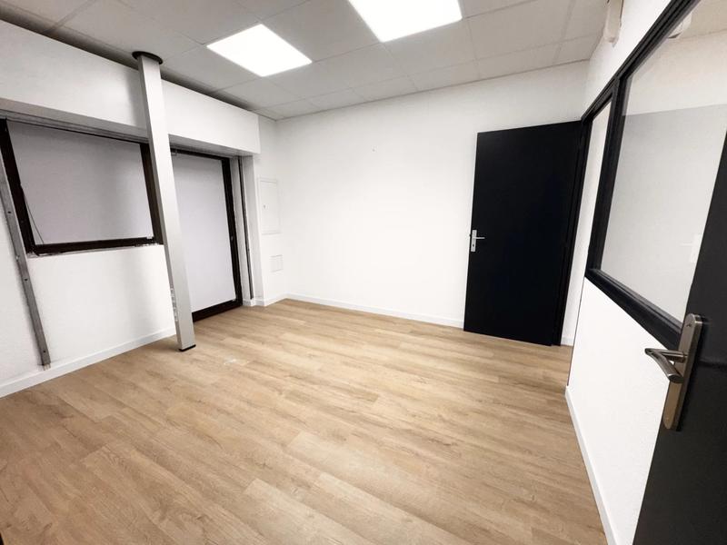 Local commercial - 134 m² - 5 pièces