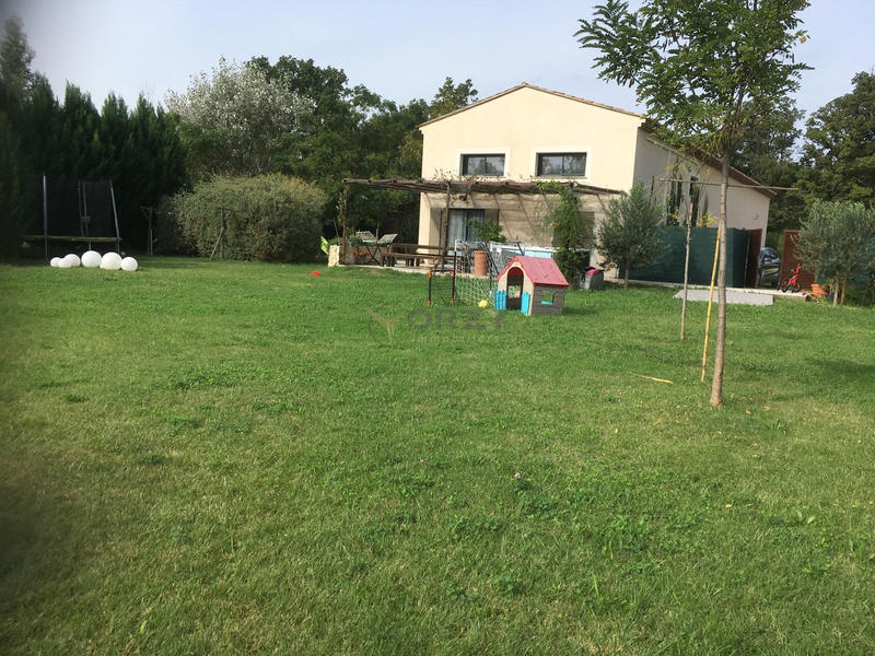 Maison - 492 m² - 12 pièces