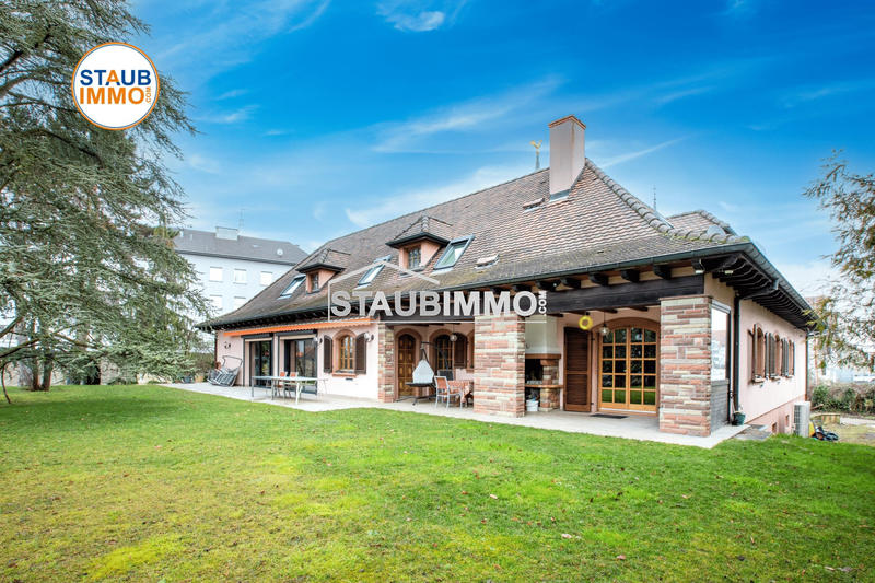 Maison - 271 m² - 13 pièces