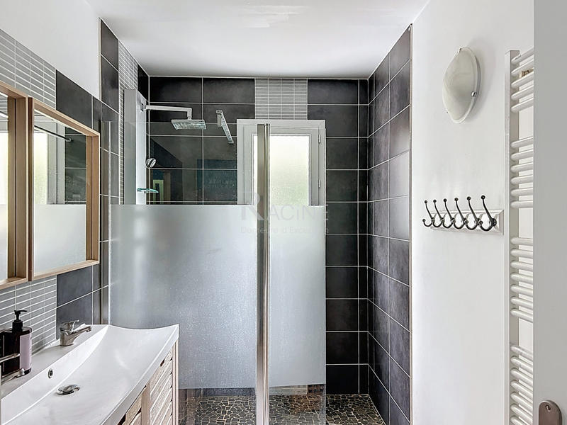 Maison - 190 m² - 5 pièces