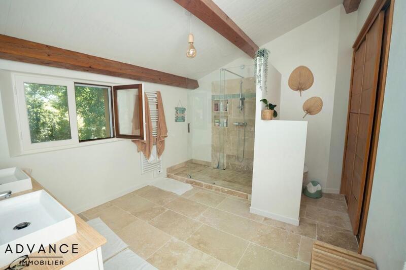 Propriété - 395 m² - 12 pièces