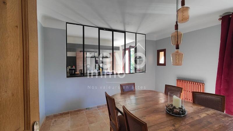 Maison - 273 m² - 14 pièces