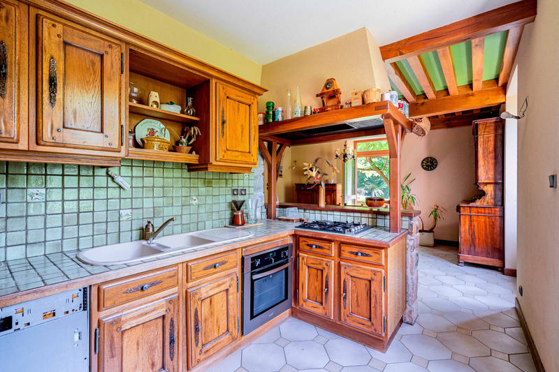 Propriété - 800 m² - 14 pièces