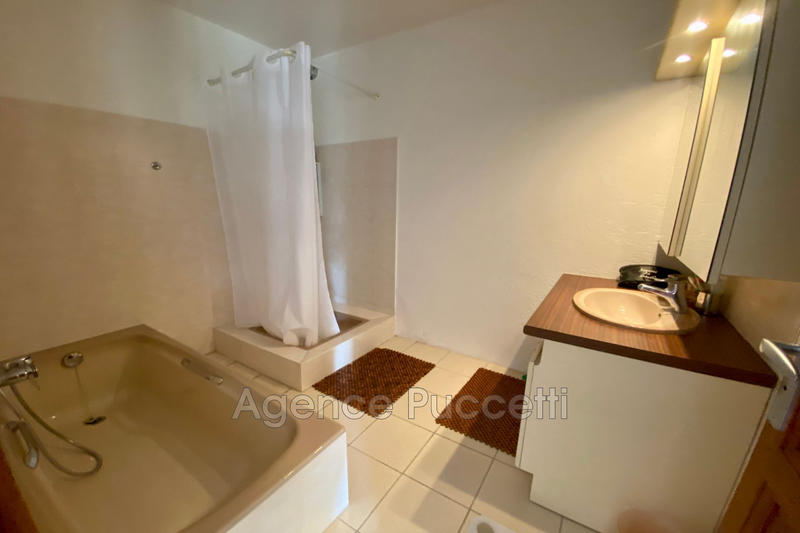 Demeure - 230 m² - 8 pièces