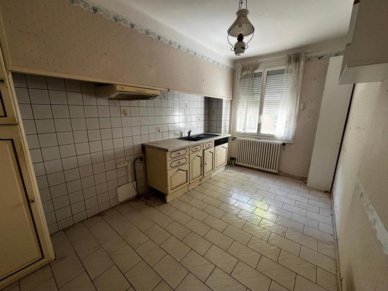 Maison - 243 m² - 11 pièces