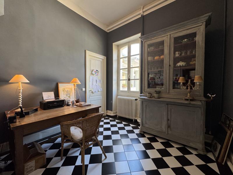 Maison - 225 m² - 7 pièces