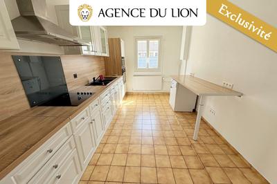 Maison - 172 m² - 9 pièces