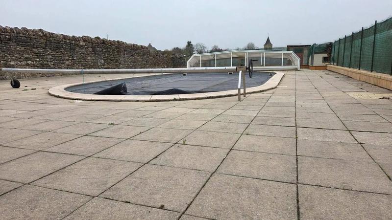 Maison - 225 m² - 19 pièces