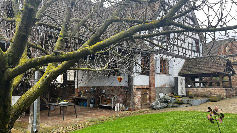 Maison traditionnelle - 250 m² - 8 pièces