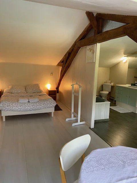 Maison - 280 m² - 8 pièces