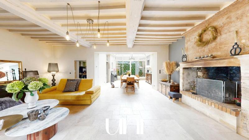 Maison - 300 m² - 9 pièces