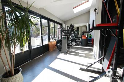 Demeure - 270 m² - 10 pièces