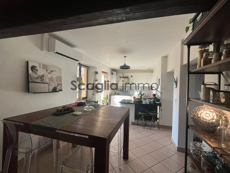 Appartement - 107 m² - 3 pièces