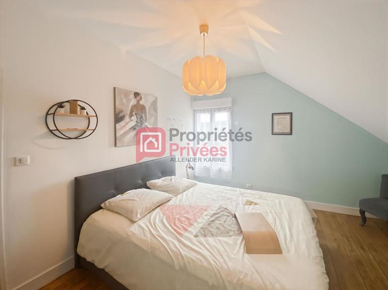 Maison - 165 m² - 9 pièces