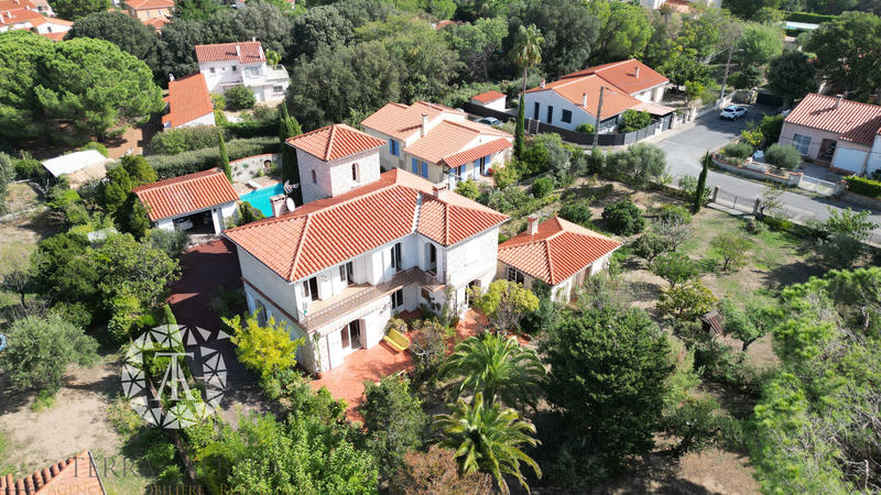 Viager - Maison - 205 m² - 7 pièces