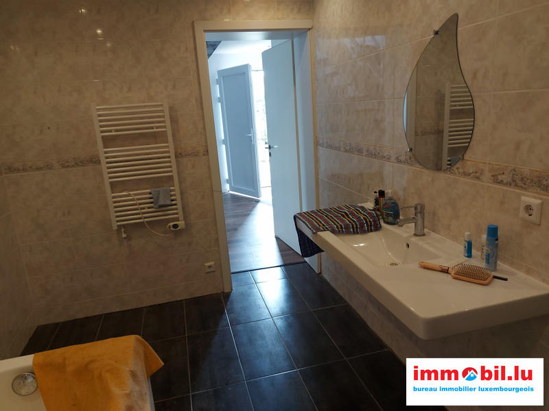 Maison - 255 m² - 7 pièces