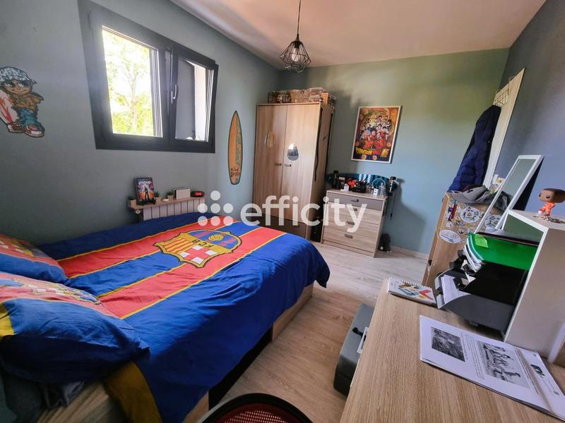 Maison - 180 m² - 8 pièces