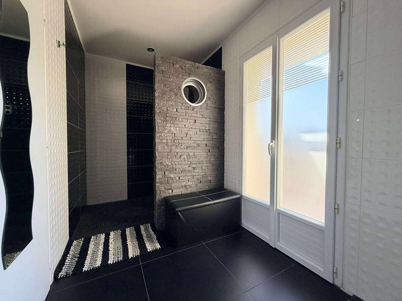 Maison - 193 m² - 5 pièces