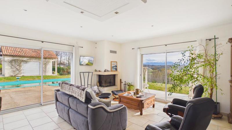 Maison - 191 m² - 6 pièces