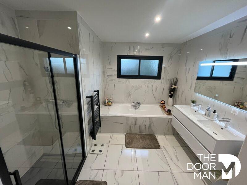 Demeure - 148 m² - 8 pièces