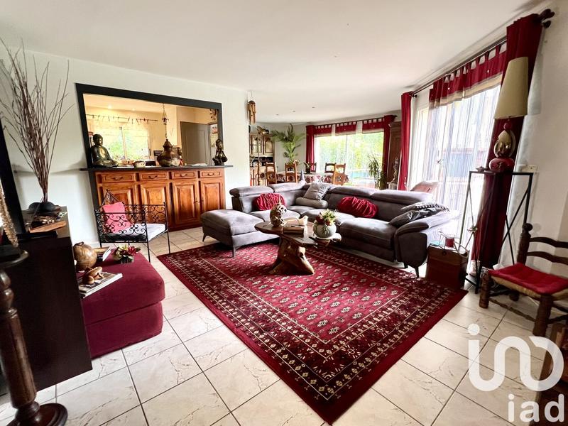 Maison - 202 m² - 7 pièces