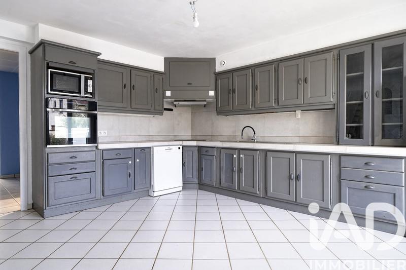 Maison - 181 m² - 8 pièces