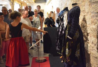 Visite guidée de l’exposition « Costumes et Images d’Alsace, se vêtir en pays de Hanau »