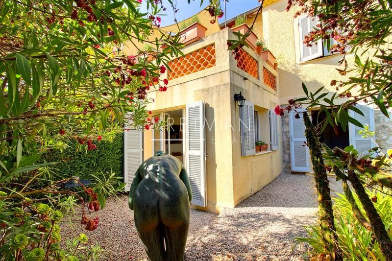 Maison - 180 m² - 7 pièces