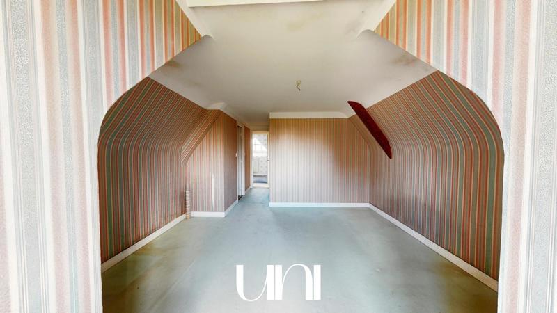 Maison - 208 m² - 8 pièces