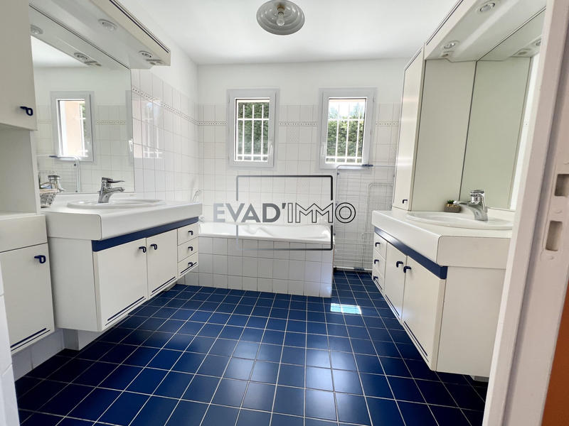 Villa - 180 m² - 7 pièces