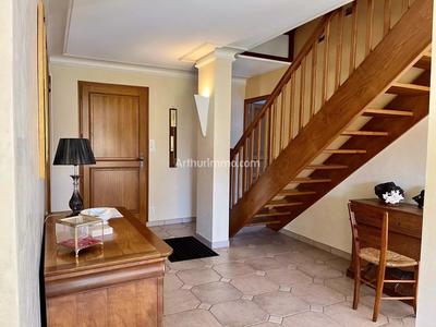 Maison - 197 m² - 6 pièces