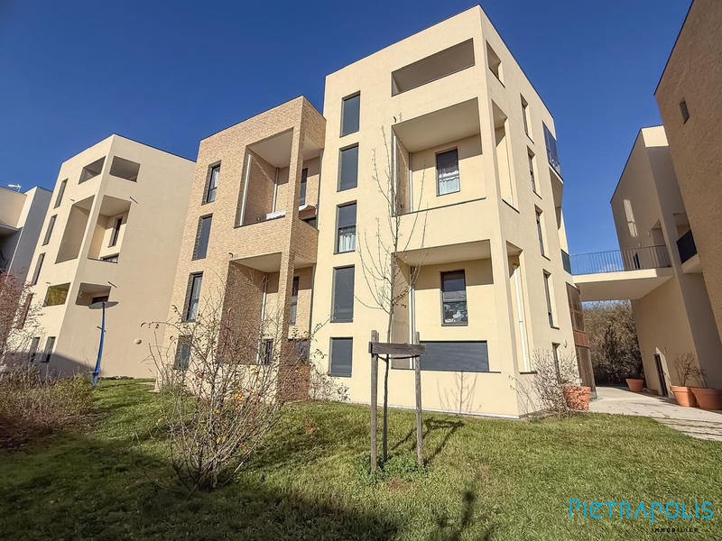 Appartement - 93 m² - 4 pièces