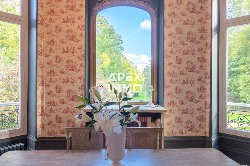 Demeure - 400 m² - 15 pièces