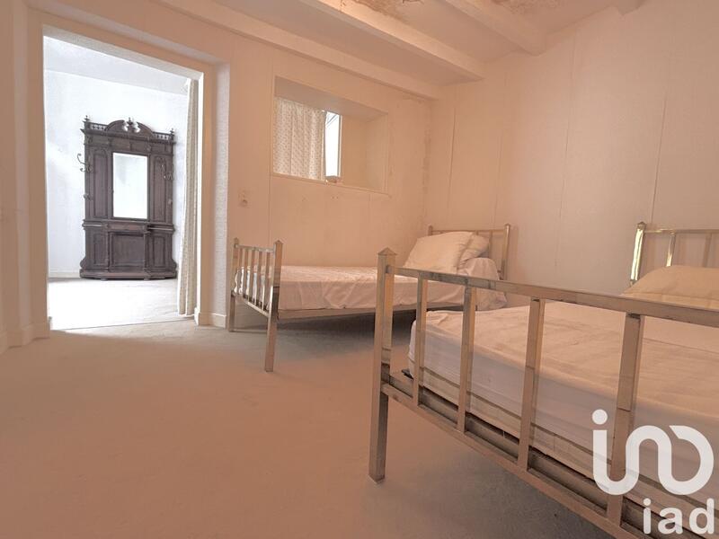 Maison - 210 m² - 9 pièces